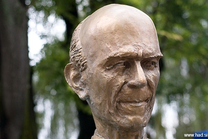 Kip dr. Janeza Drnovška 6