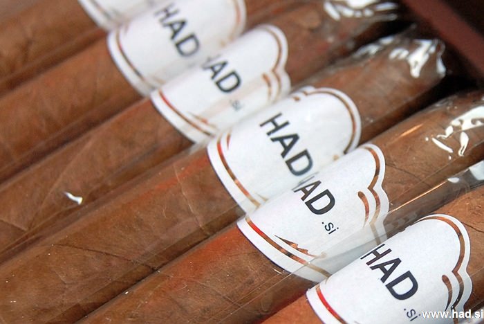 Kajenje je draga razvada novoletna-darila-cigare-03.jpg