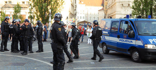policija presernov trg
