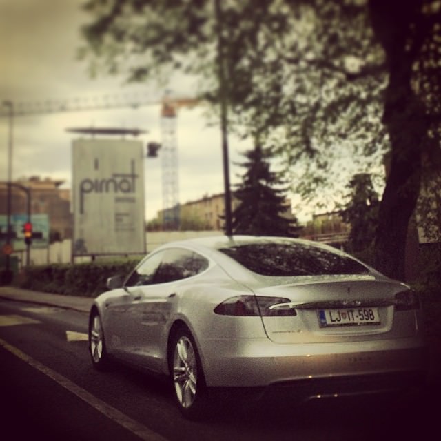 tesla2