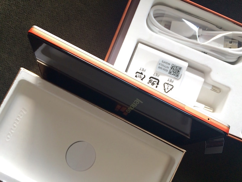 Unboxing Lenovo Vibe X2 - pametni mobilni telefoni Lenovo tudi v Sloveniji lenovo_vibe_x2_003