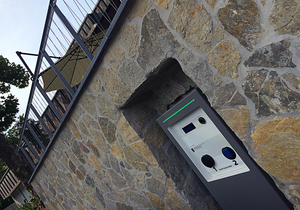 Električne polnilnice in infrastruktura za električna vozila v Sloveniji