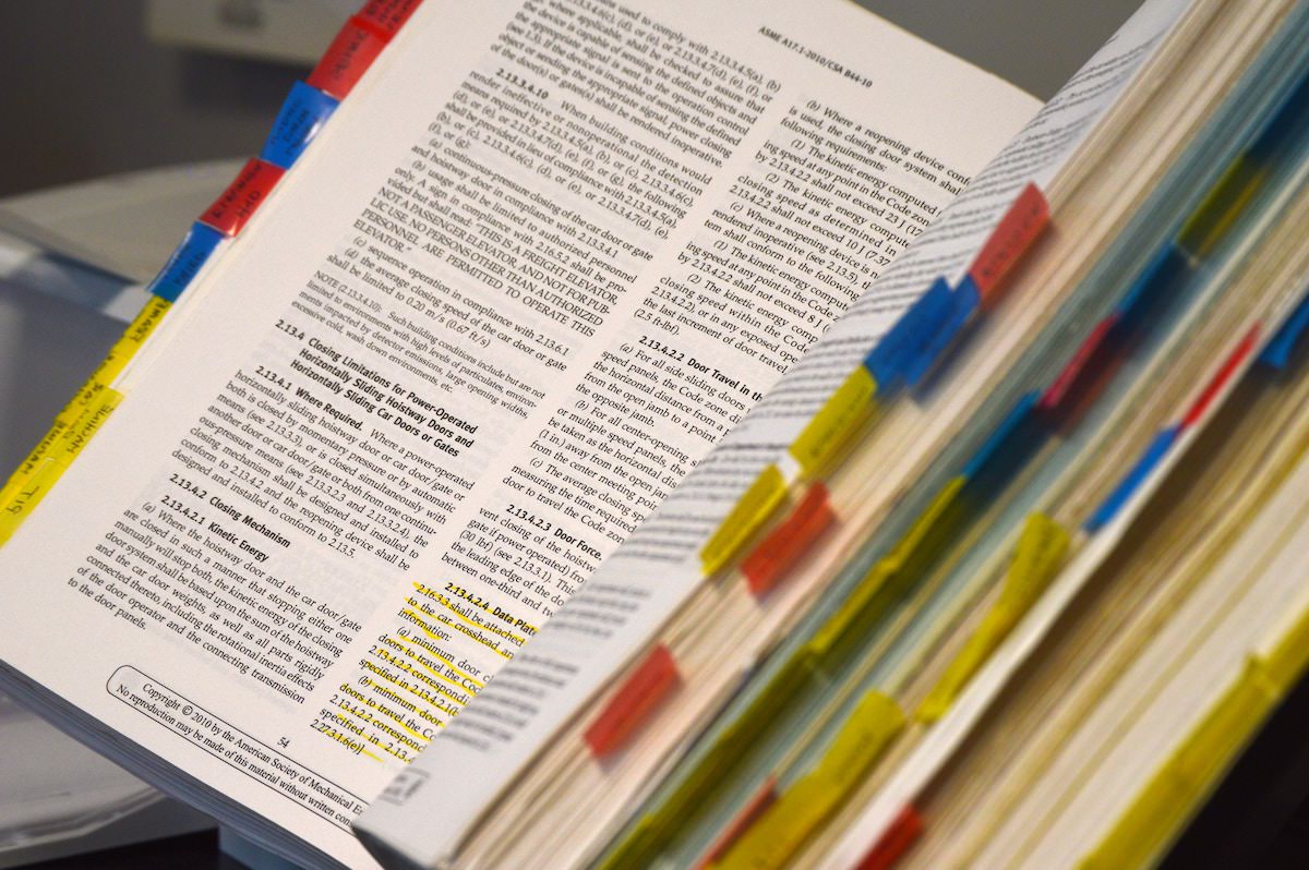 Zakaj moski ne beremo uporabniskih navodil RTFM Read the Fucking Manual