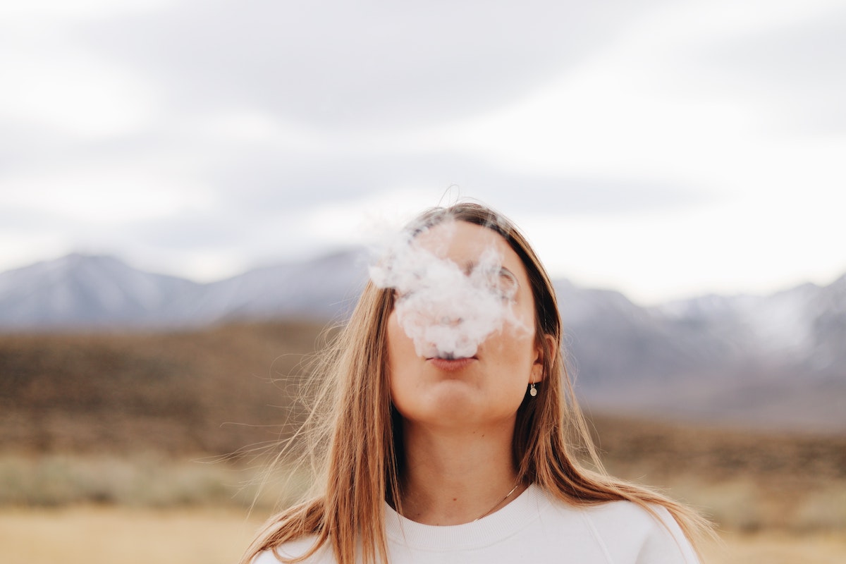 Je uporaba elektronskih cigaret res neskodljiva Je uporaba elektronskih cigaret res neskodljiva