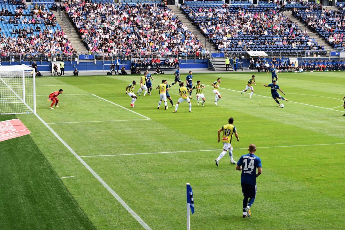Sonja Smuc ce nisi pri zogi tezko das gol o bozicnici samo za zdrave Sonja Smuc ce nisi pri zogi tezko das gol o bozicnici samo za zdrave