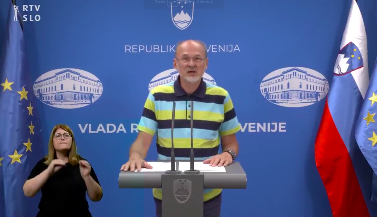 Jelko Kacin spet grozi Hrvaska se bo hitro znasla na rdecih listah kaj pa novo solsko leto Jelko Kacin spet grozi Hrvaska se bo hitro znasla na rdecih listah kaj pa novo solsko leto