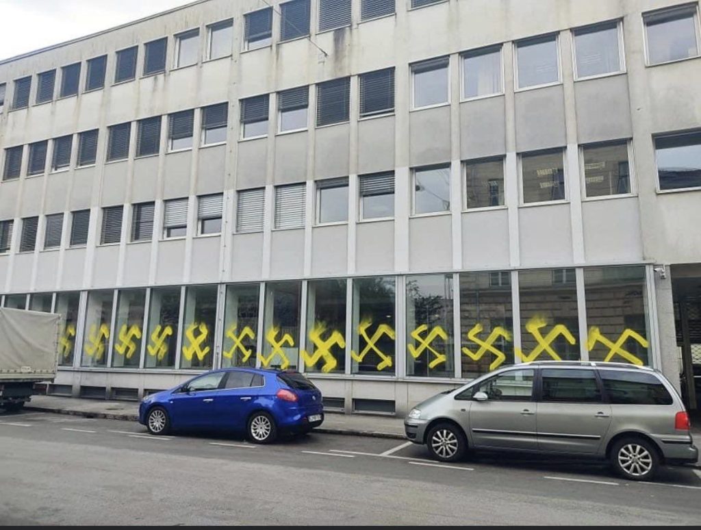 kljukasti kriz kljukasti kriz