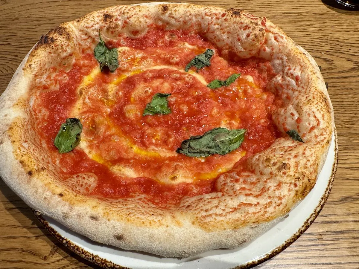 Restavracija & Lounge Manu Žirovnica Pizza 3